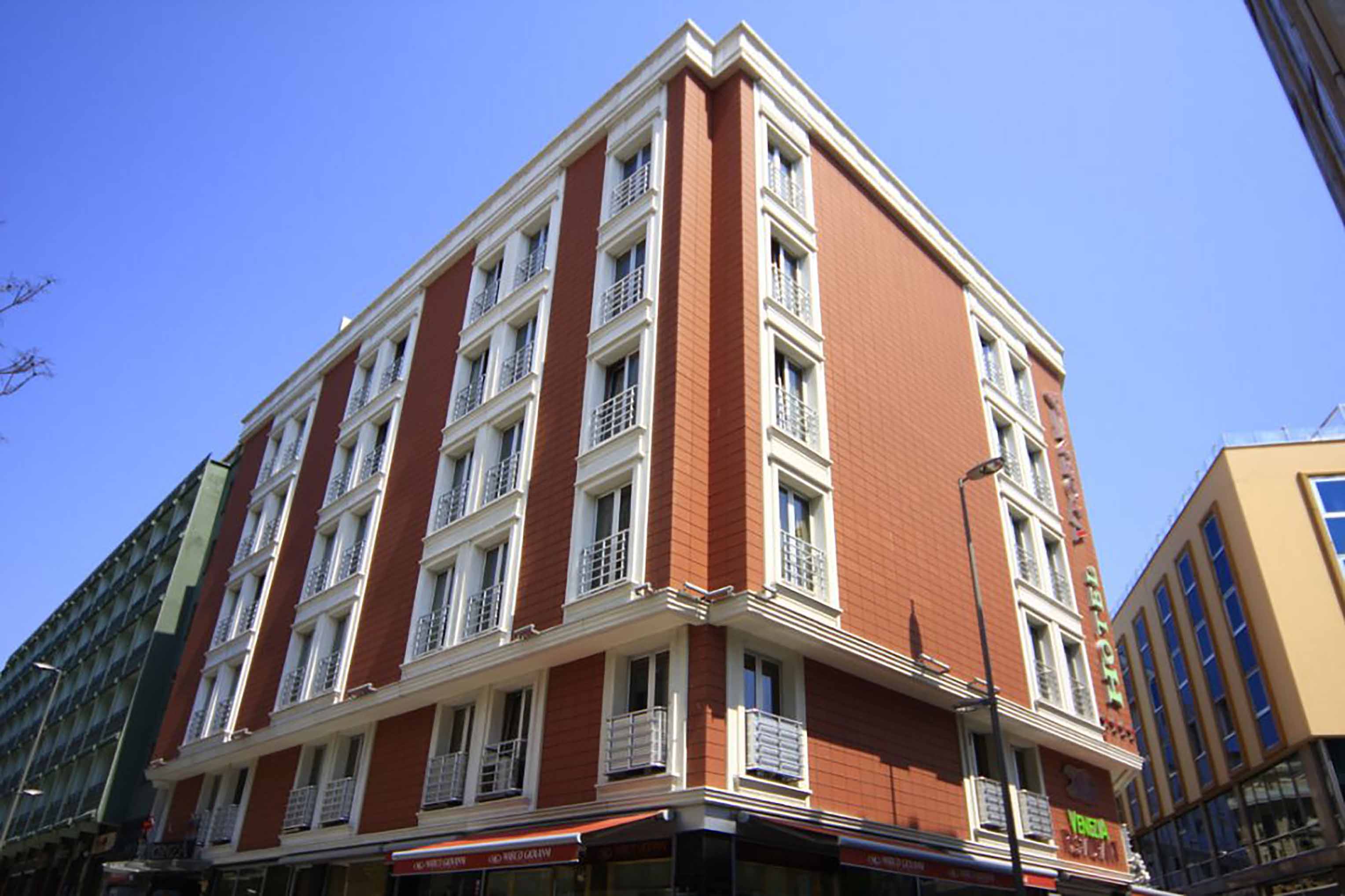 Fibrobeton Hotel Vicenza, Fatih